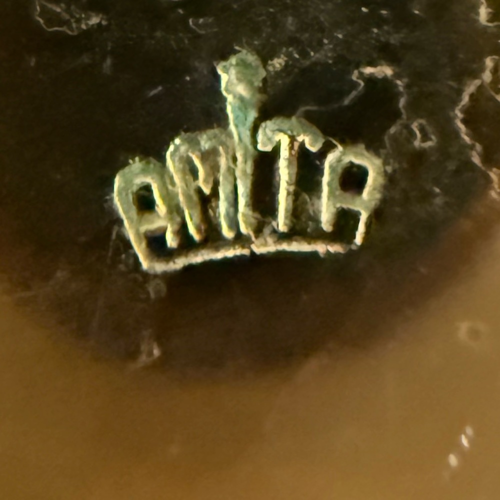 Vintage Amita Japanese Damascene brooch Scalloped Black and Gold tone - Picture 8 of 11